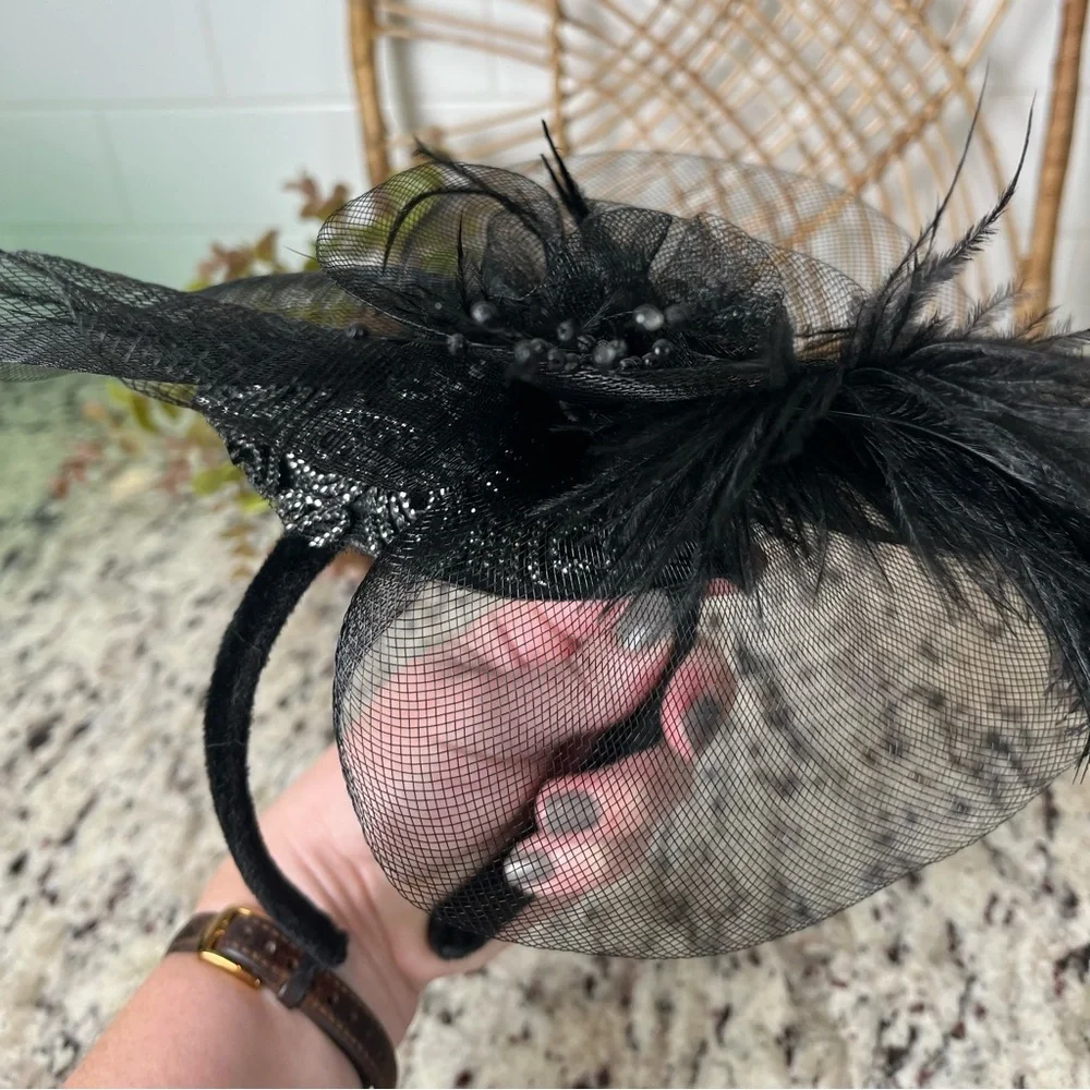 Vintage Black Feathered Fascinator Hat - Picture 5 of 7
